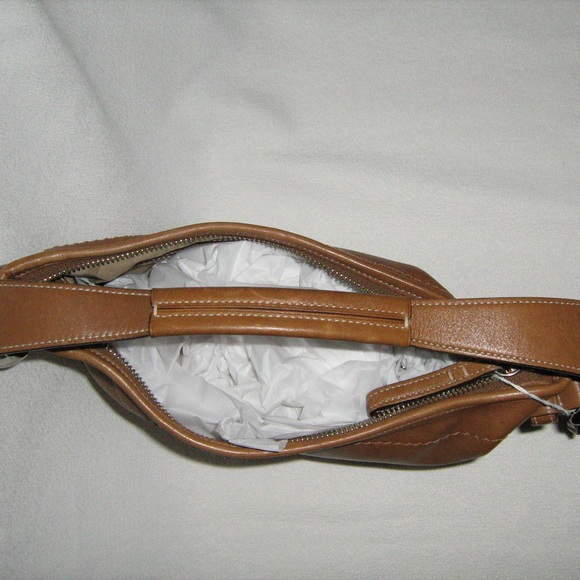 Coach - Picture 6 of 8